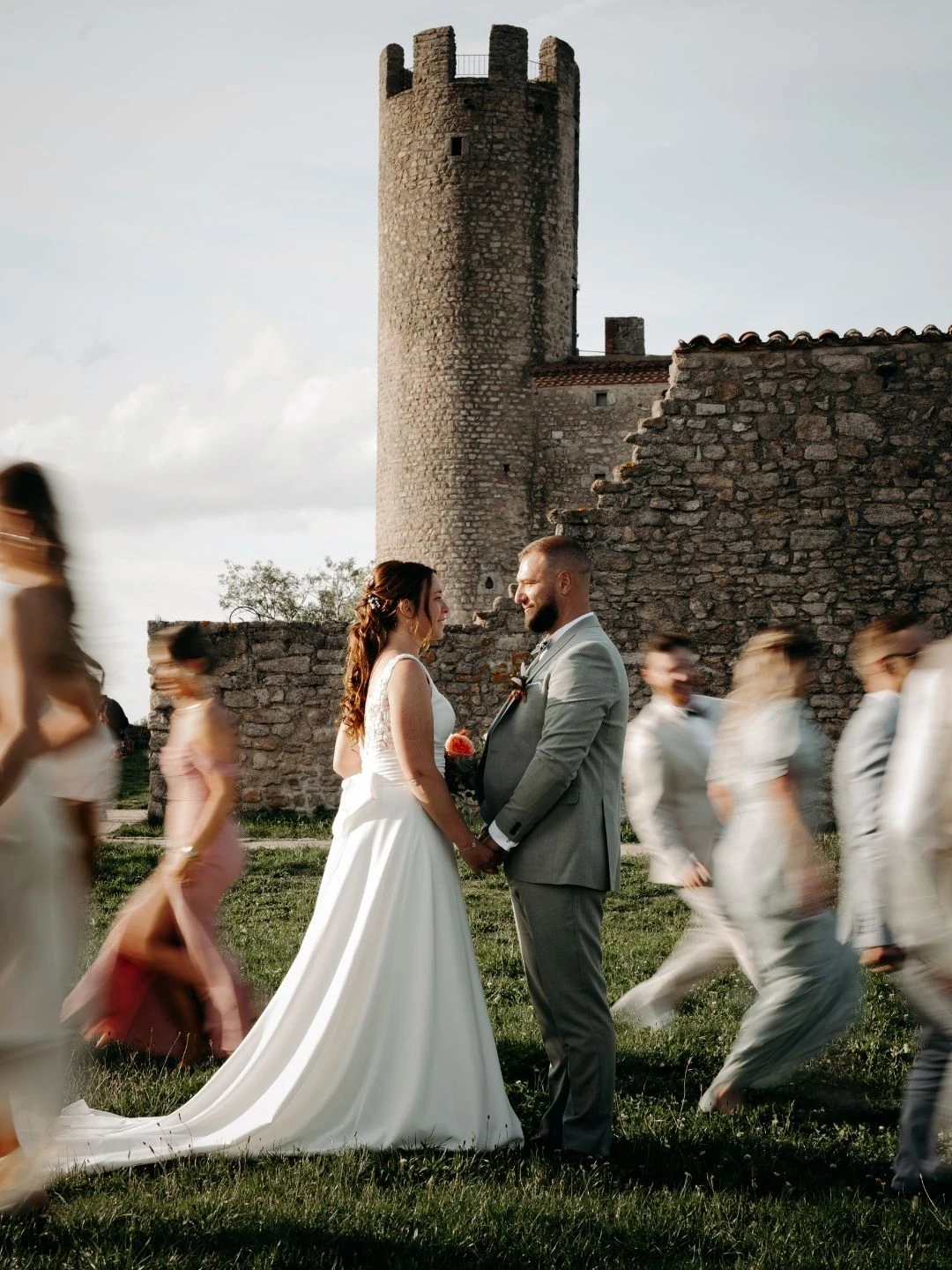 mariage au chateau d'essalois.jpg